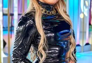 Patricia Kazadi bez mejkapu relaksuje się w spa