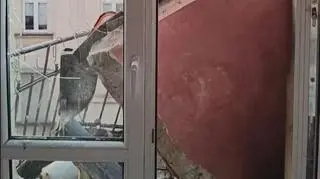 Balkon runął na ziemię razem z mieszkańcami. Kamienica wkrótce miała być remontowana
