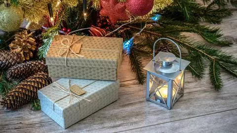 Dlaczego dajemy sobie prezenty na święta? Skąd wzięła się ta tradycja