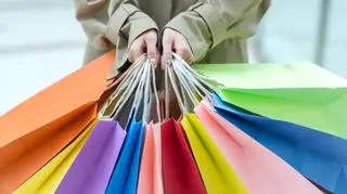 "Wydawało mi się, że tak wszyscy mają i ja też tak chcę". Jak radzić sobie z zakupoholizmem?