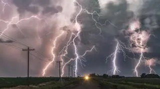 Nad Polskę nadciągają silne burze. Gdzie zagrzmi najmocniej?