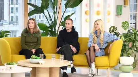 Niedzielne spotkania przy stole. Co nam dają? 