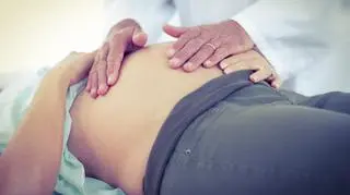 Kłucie szyjki macicy w ciąży - kiedy powinno niepokoić?