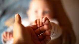 Jedna decyzja matki zmieniła życie pary mężczyzn. Wszystko pokazują w Internecie