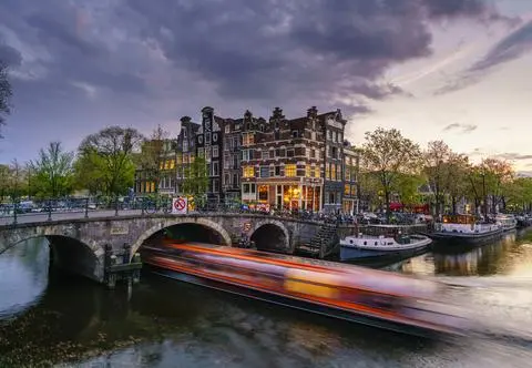 Zwiedzamy Amsterdam. Atrakcje, których nie chcesz przegapić