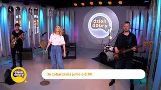 Ania Karwan w utworze „Papierosy”