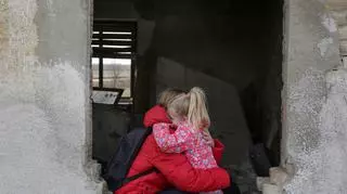 Rok wojny w Ukrainie. "Przeciętne dziecko mogło spędzić pod ziemią ponad 900 godzin"