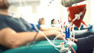 W całym kraju brakuje krwi. "Znajomi na dyżurach muszą liczyć na to, że ktoś po zabiegu nie będzie krwawił"