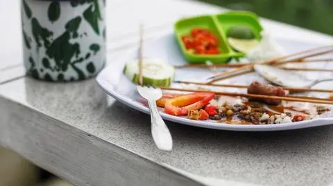 Gdzie wyrzucać śmieci po grillowaniu?