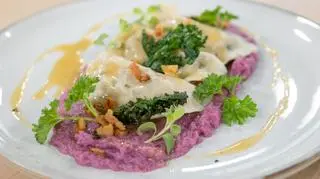 Pierogi z rolady śląskiej na musie z kapusty czerwonej z zołzą