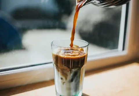 Domowy przepis na czekoladowe cold brew
