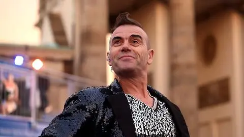 Odwołano koncert, ale Robbie Williams wyszedł do fanów. Zaczęli wspólnie śpiewać