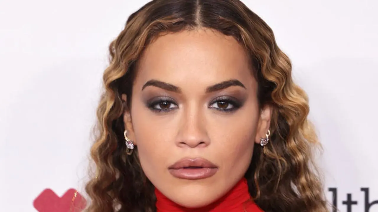 Rita Ora pierwszy raz pokazała obrączkę i pierścionek zaręczynowy - Dzień  Dobry TVN