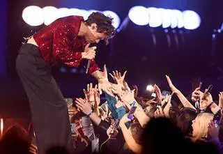 Harry Styles przyłapany na namiętnych pocałunkach z aktorką polskiego pochodzenia