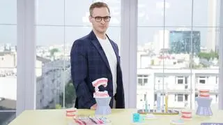 Zęby trzeba myć przed czy po śniadaniu? Dentysta rozwiewa wątpliwości 