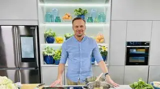 Curry z kalafiora, ziemniaków i kolendry - pyszny i prosty przepis na obiad z sezonowych warzyw
