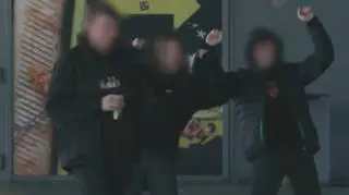 Szokujące nagrania z monitoringu z udziałem nastolatków. "To jest tragedia, co tu się dzieje"
