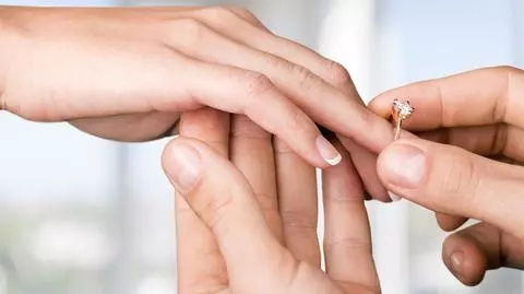 pierścionek zaręczynowy  