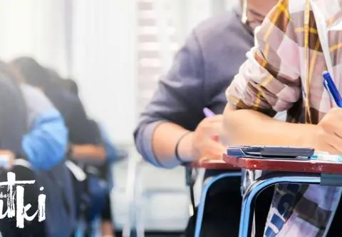 Była w szkole, kiedy jej syn pisał egzamin. "Pedagodzy chcieli uniknąć incydentów"