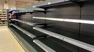 Braki na sklepowych półkach w Niemczech. Czego brakuje najbardziej?