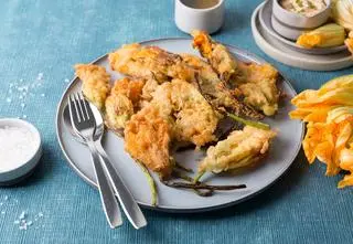 Kwiaty cukinii - jak przyrządzić? Pomysły i proste przepisy