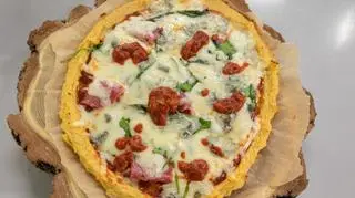 Pizza na spodzie kalafiorowym