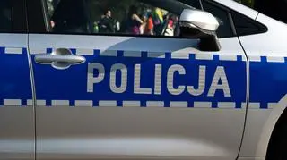 Agresywny pasażer autobusu groził dziecku nożem. Policja podała rysopis mężczyzny