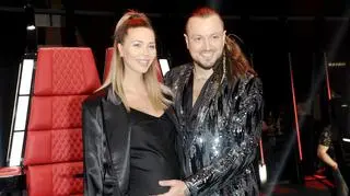 Sandra Kubicka pozuje z ukochanym tuż przed porodem. Była Barona skomentowała zdjęcie jednym słowem