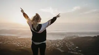 Odwet za "zmarnowany czas". Czym są podróże zemsty?