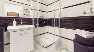 Kabiny prysznicowe z brodzikiem. Rodzaje, wymiary i wskazówki aranżacyjne