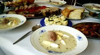 Ponad połowa Polaków przygotowuje za dużo jedzenia na święta. Lista potraw, które najczęściej wyrzucają