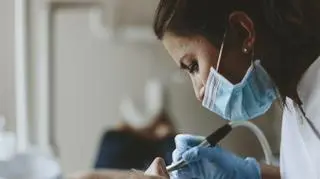 dentysta w pracy
