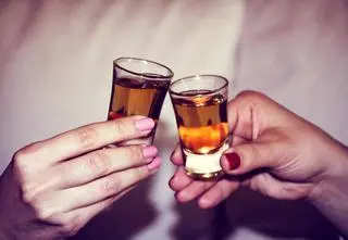 Angel Shot, czyli drink wyciągający z opresji podczas randek. Jak działa barowy kod bezpieczeństwa?