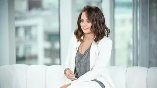 Ewa Farna pokazała, co kryje się pod jej marynarką. Rozbawiła fanów