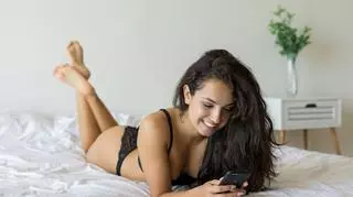Dlaczego kobiety wysyłają nagie zdjęcia partnerom?