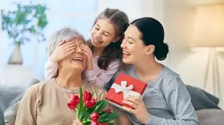 Już dzisiaj Dzień Babci. Kiedy po raz pierwszy obchodziliśmy go w Polsce? 