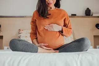 Dlaczego dzieci kopią w łonie matki?