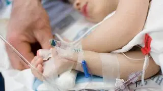 4-latka przygniótł 1000-litrowy zbiornik. Chłopiec walczy o życie