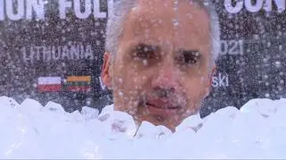Stał w lodzie ponad 3 godziny i pobił rekord Guinnessa. "Temperatura mojego ciała wyniosła nawet 33 st. C" 