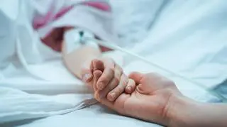 10-latka wzięła udział w niebezpiecznym wyzwaniu na TikToku. Lekarzom nie udało się jej uratować