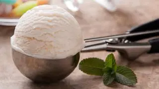 Popularne lody wycofane ze sprzedaży. W trakcie ich produkcji wykorzystano szkodliwą dla zdrowia substancję