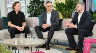 Różowe stołki Plopp wystawione na licytację