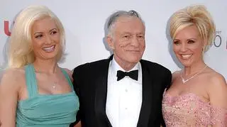 Holly Madison i Bridget Marquardt z Hugh Hefnerem