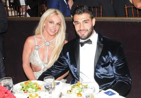 Britney rzucona przez męża? Gwiazda miała znęcać się nad ukochanym 