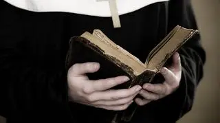 6 z religii tylko dla uczestników mszy? Zakonnica ostrzegała, że obecność sprawdzi na kościelnych kamerach