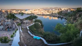 Agios Nikolaos, Kreta – klimatyczne miasto portowe i jego atrakcje turystyczne