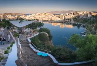 Agios Nikolaos, Kreta – klimatyczne miasto portowe i jego atrakcje turystyczne