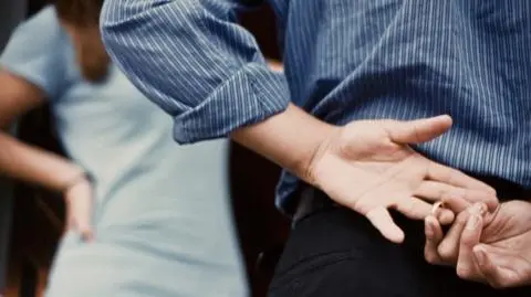 Zdrada w związku - co czuje osoba łamiąca obietnicę wierności?