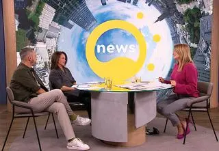 Nekropolie przed dniem Wszystkich Świętych. Ile kosztują znicze i kwiaty?