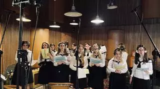 Uczniowie z całego świata nagrali piosenkę dla rówieśników z Ukrainy. Inicjatorem jest warszawskie liceum
